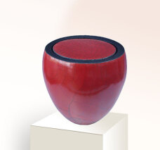 Rote Design Graburne aus Raku Keramik
